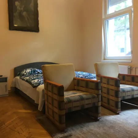 Lägenhet Honved Apartmanhaz