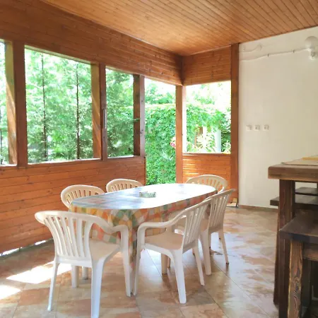Honved Apartmanhaz * בלטונללה