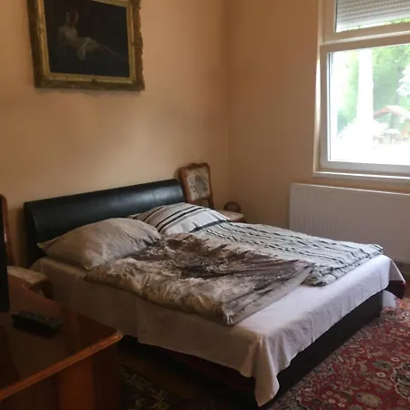 Honved Apartmanhaz
