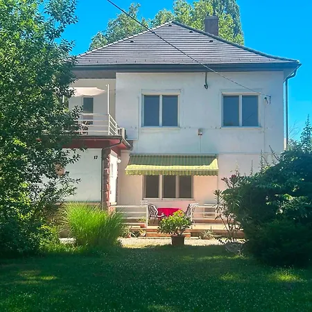 Lägenhet Honved Apartmanhaz