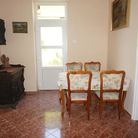 Appartement Honvéd *